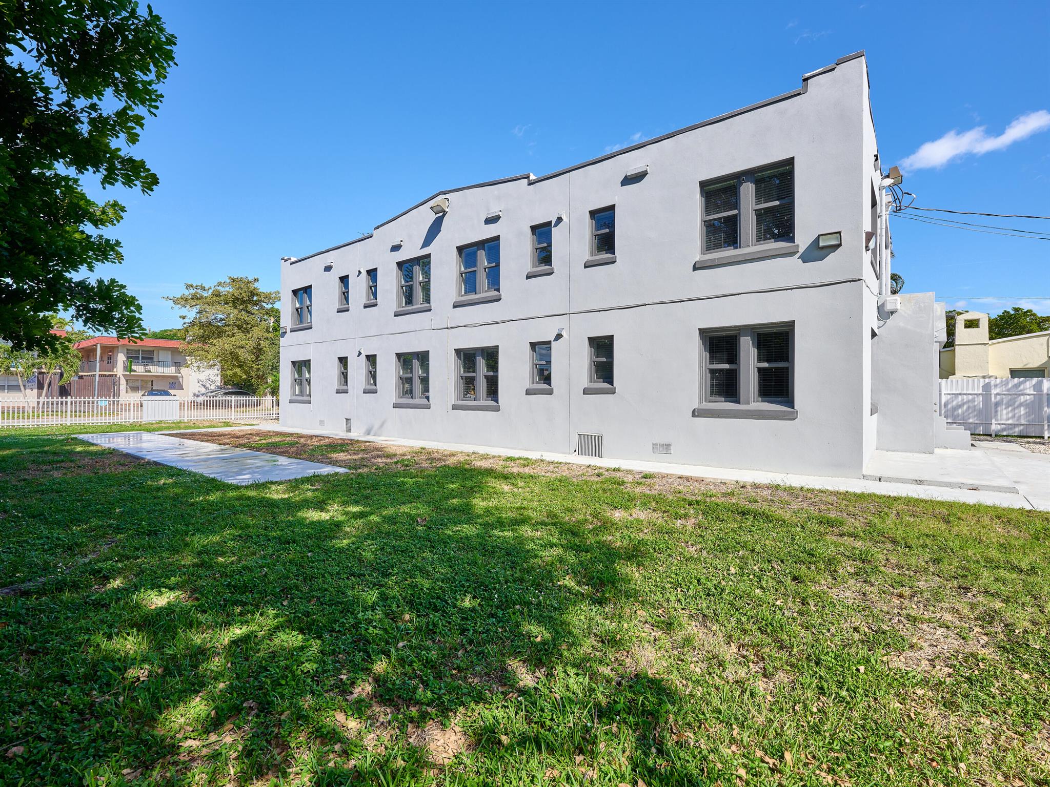 2020 Washington St #1-8 Hollywood, FL 33020