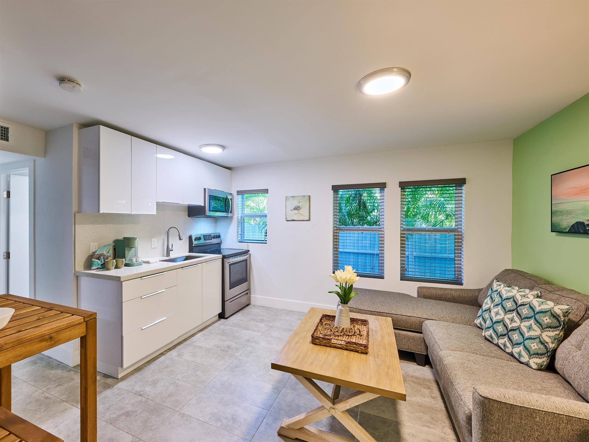 2020 Washington St #1-8 Hollywood, FL 33020