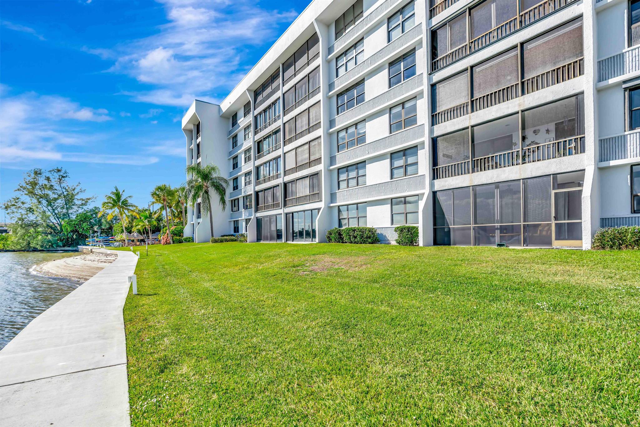 1542 Jupiter Cv Dr #104 Jupiter, FL 33469
