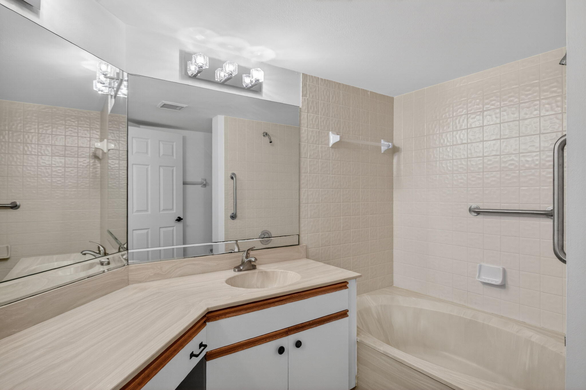 102 Sea Oats #B Juno Beach, FL 33408