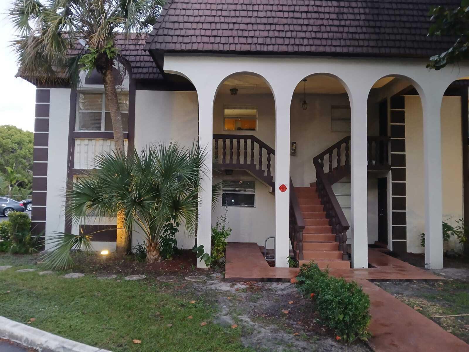 6185 NW 57th St #201