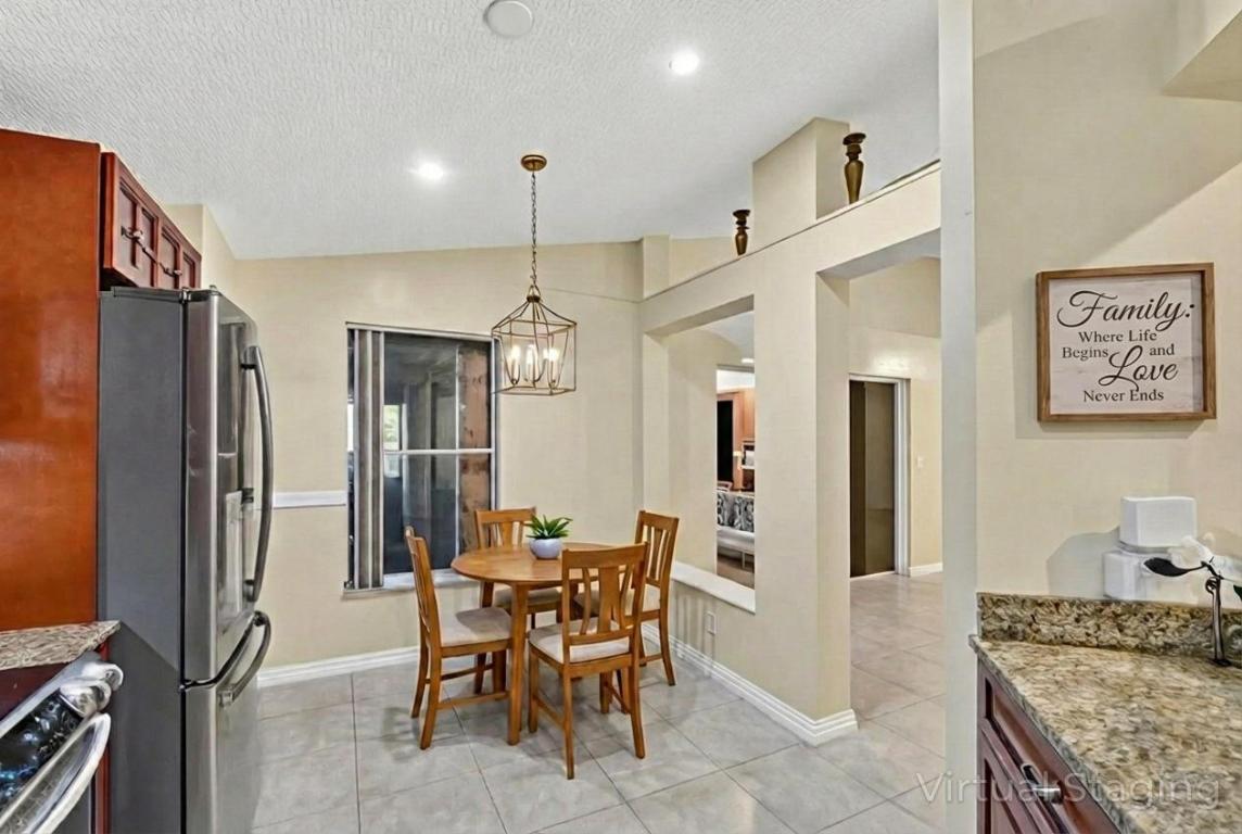 5221 Arbor Glen Lake Worth, FL 33463