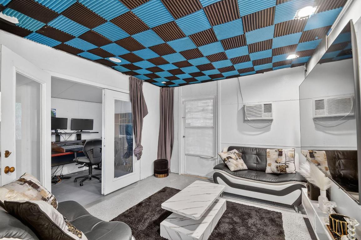 5221 Arbor Glen Lake Worth, FL 33463