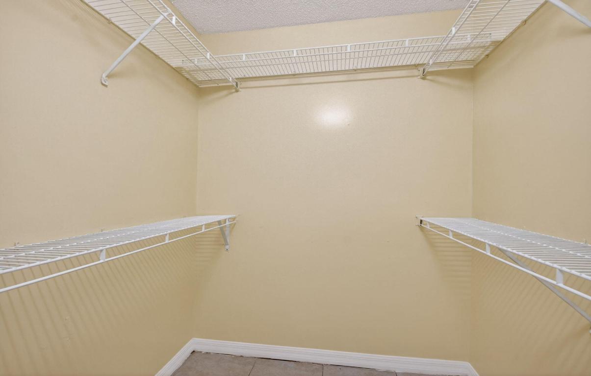 5221 Arbor Glen Lake Worth, FL 33463