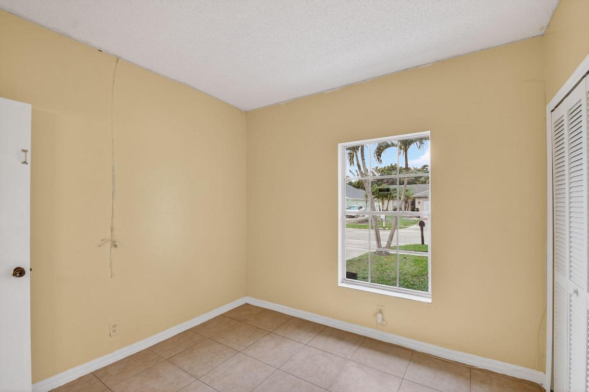 5221 Arbor Glen Lake Worth, FL 33463