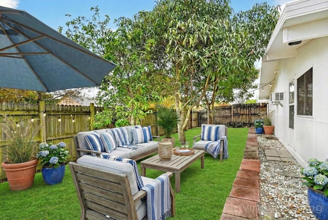 5221 Arbor Glen Lake Worth, FL 33463