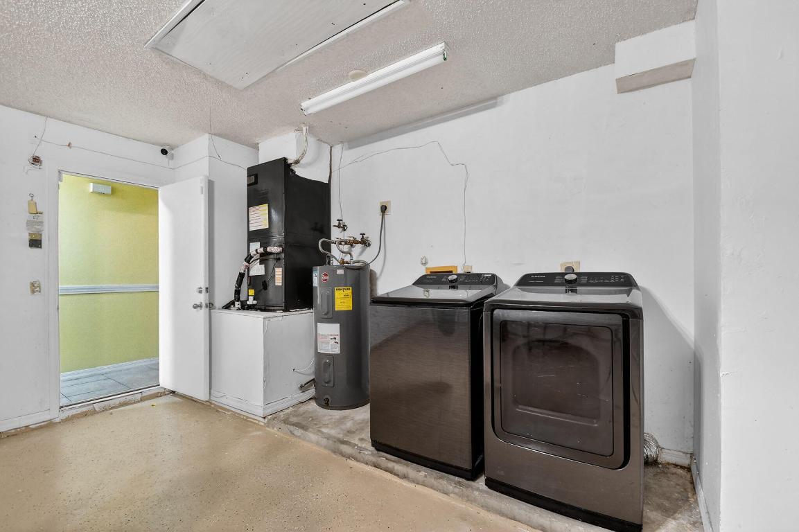 5221 Arbor Glen Lake Worth, FL 33463