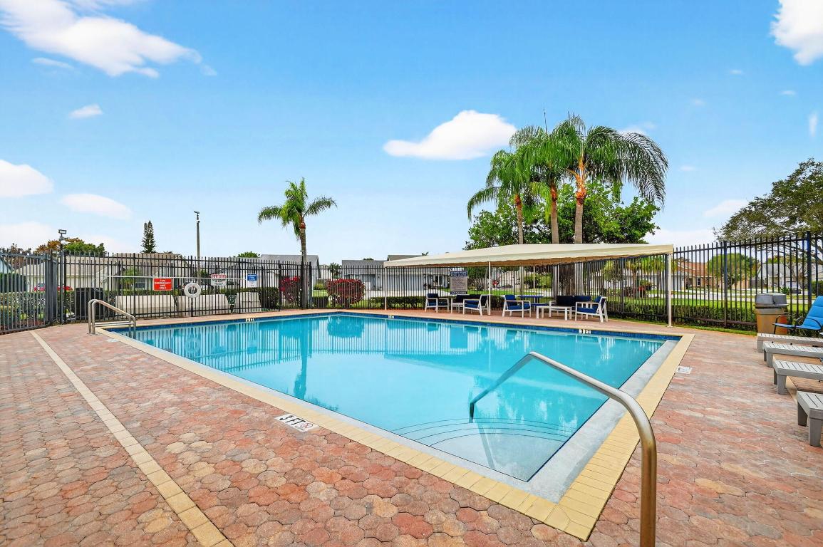 5221 Arbor Glen Lake Worth, FL 33463