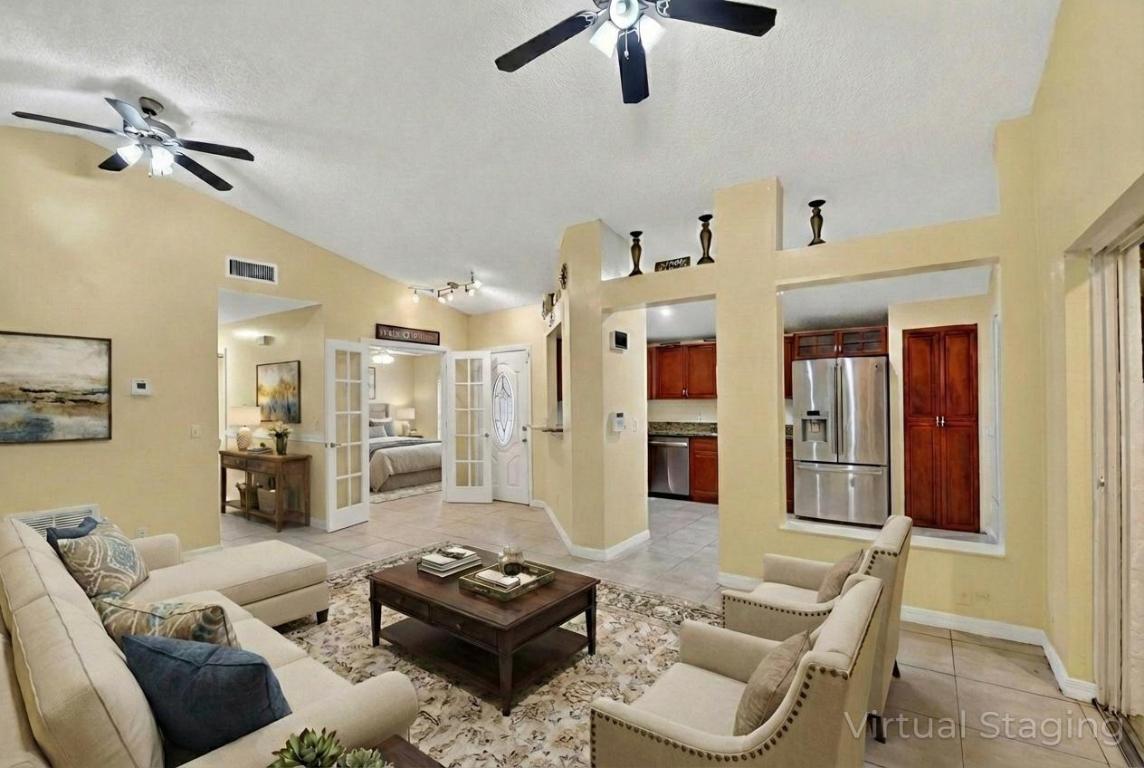 5221 Arbor Glen Lake Worth, FL 33463