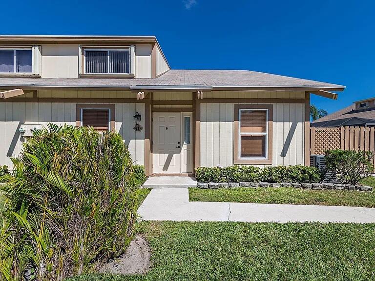 211 Maplecrest Jupiter, FL 33458