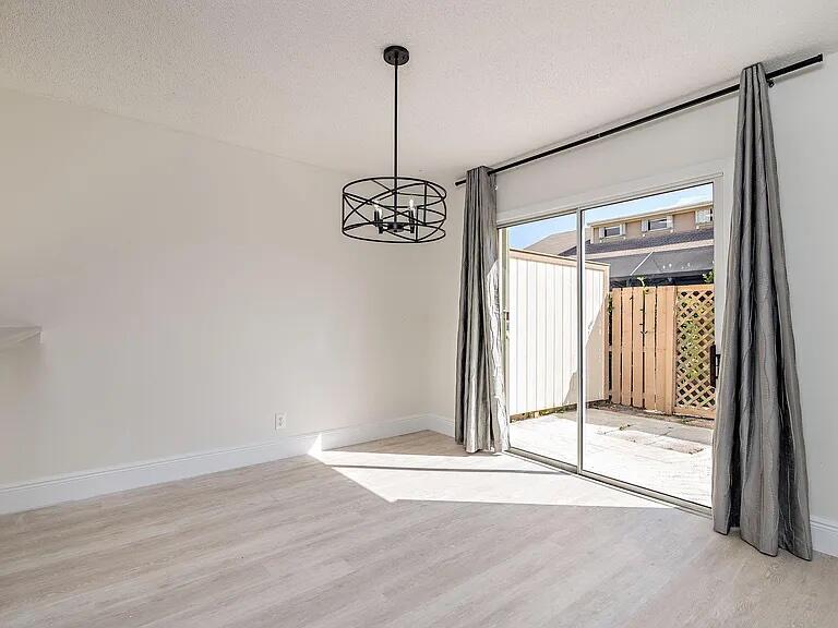 211 Maplecrest Jupiter, FL 33458