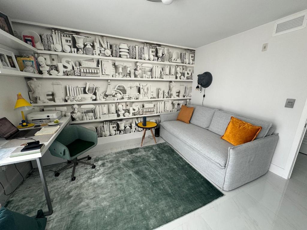 1133 102nd #403 Bay Harbor Islands, FL 33154