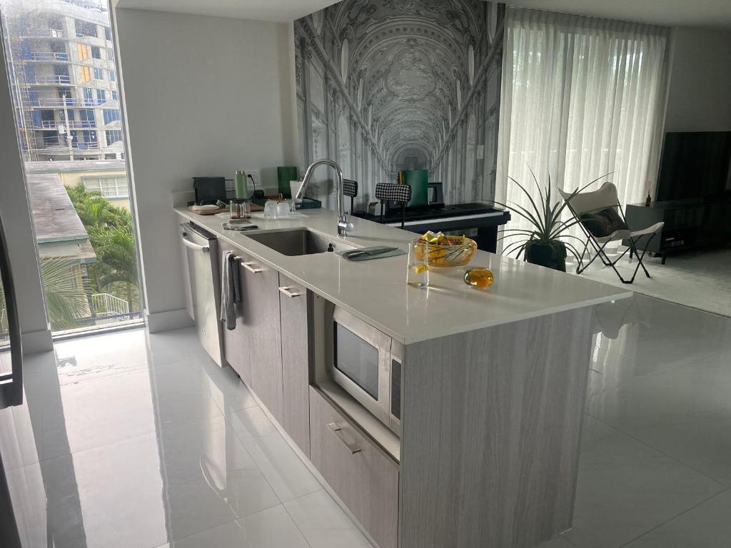 1133 102nd #403 Bay Harbor Islands, FL 33154