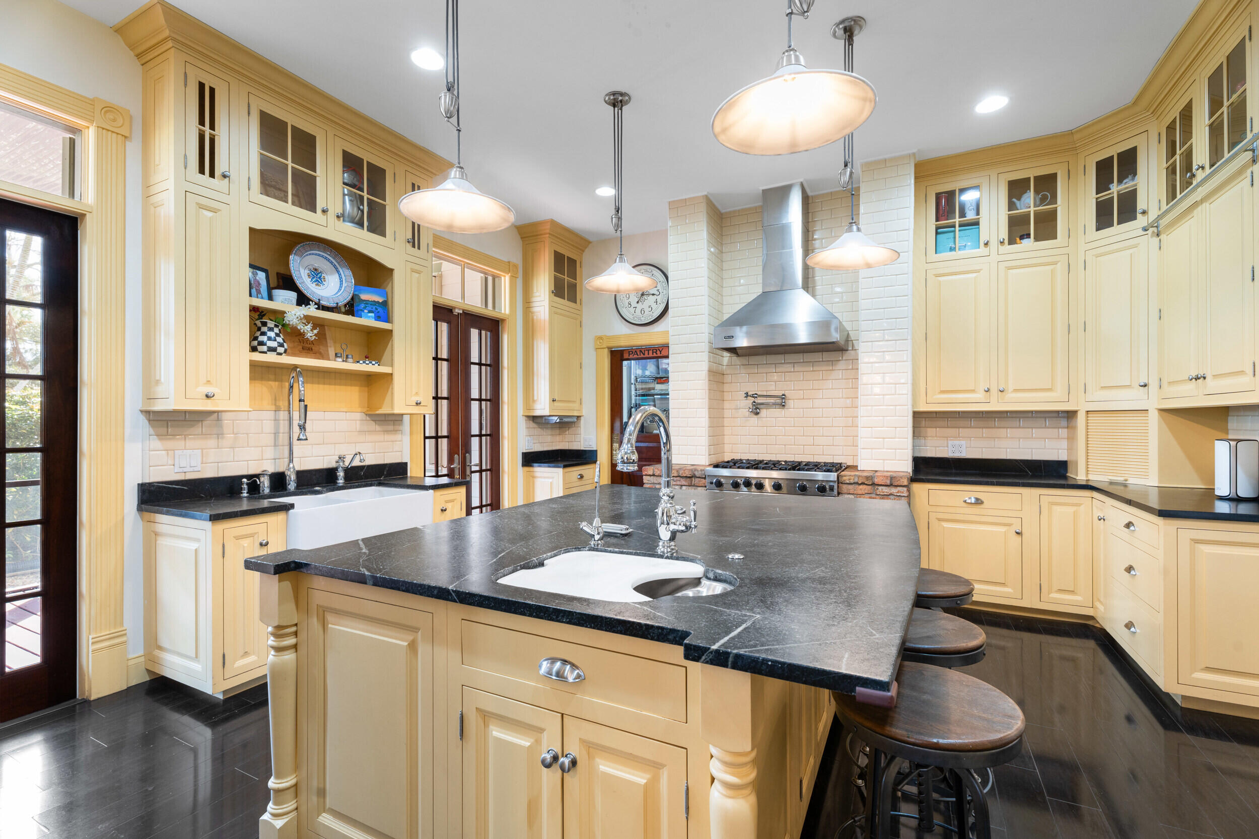 2515 N Indian Riv Fort Pierce, FL 34946