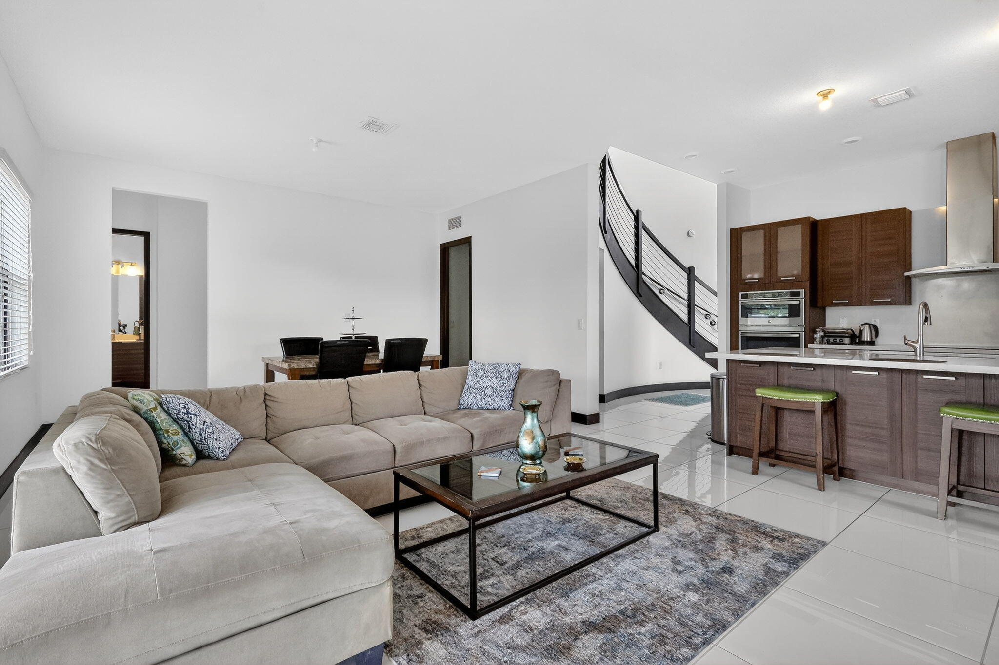 15505 NW 89th Miami Lakes, FL 33018