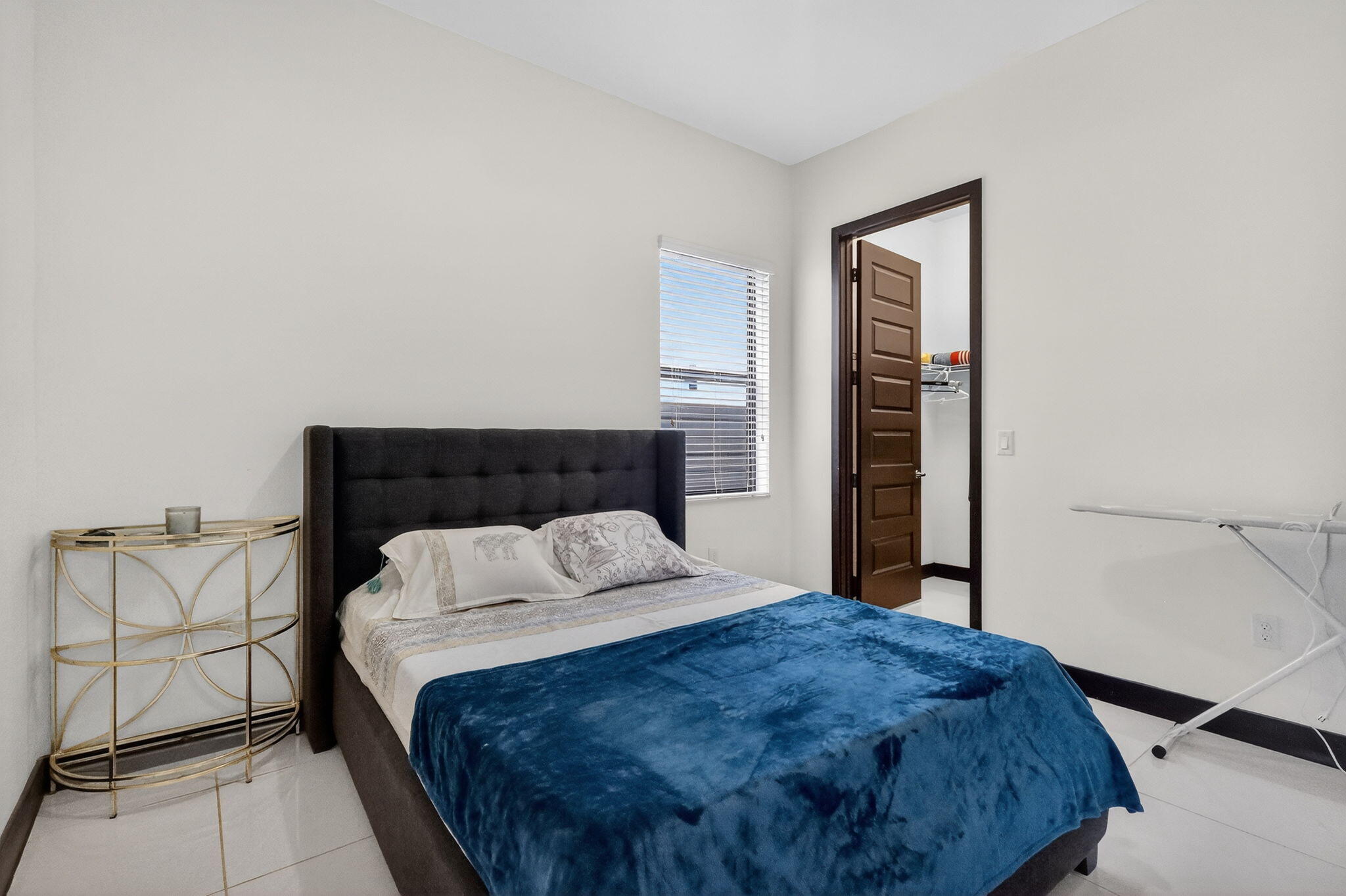 15505 NW 89th Miami Lakes, FL 33018