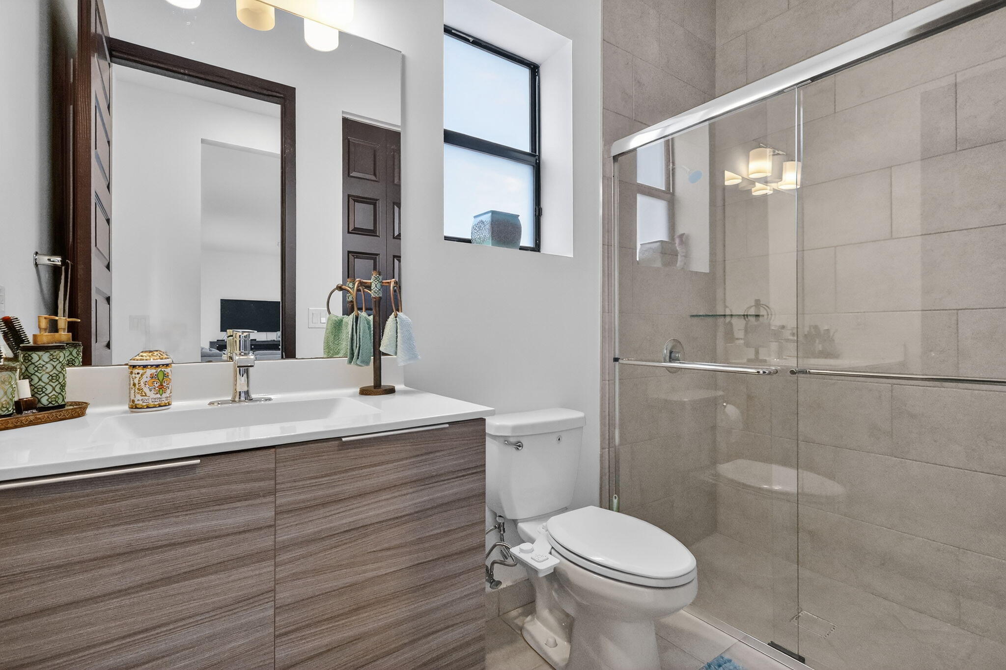 15505 NW 89th Miami Lakes, FL 33018