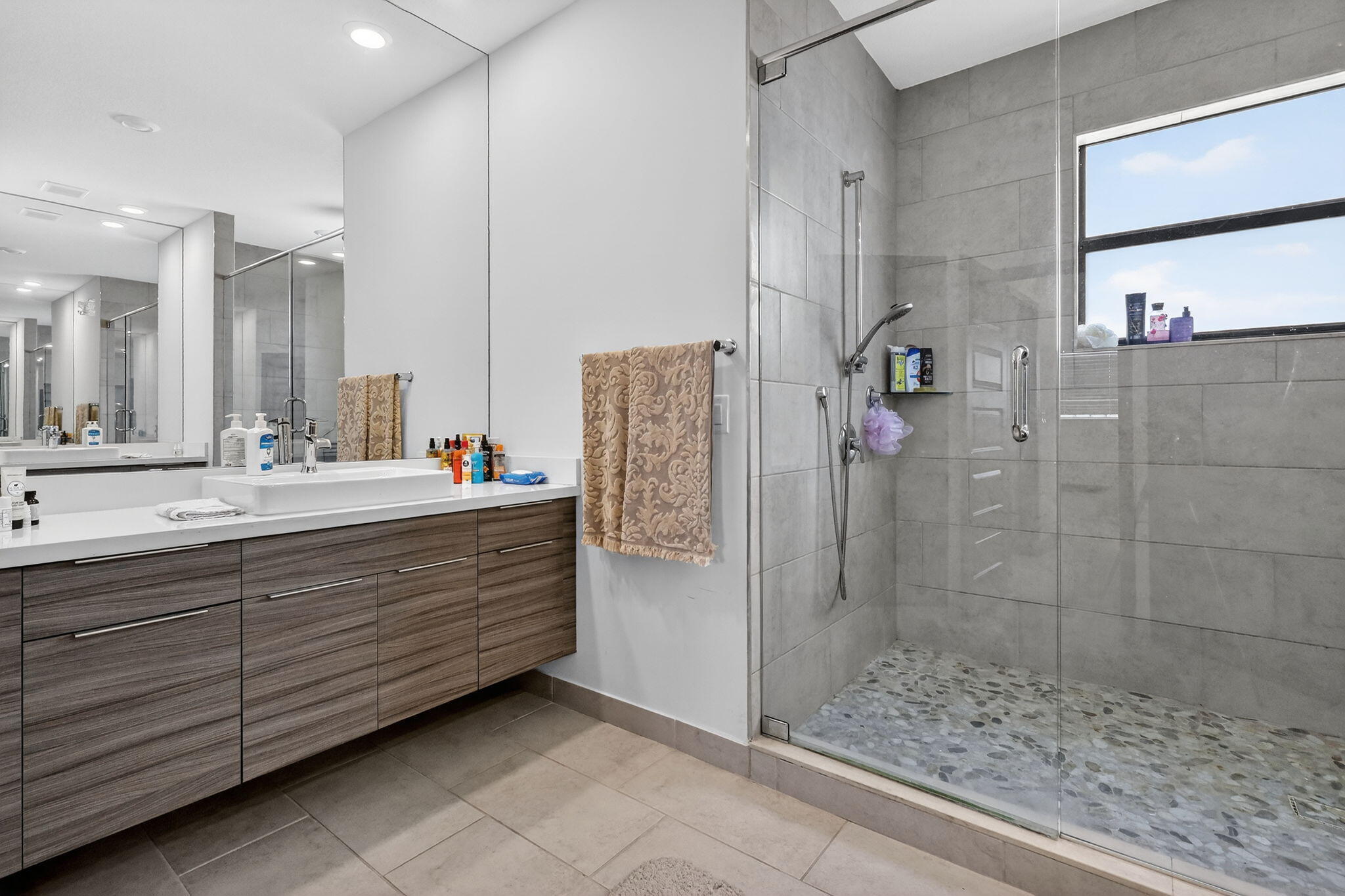 15505 NW 89th Miami Lakes, FL 33018