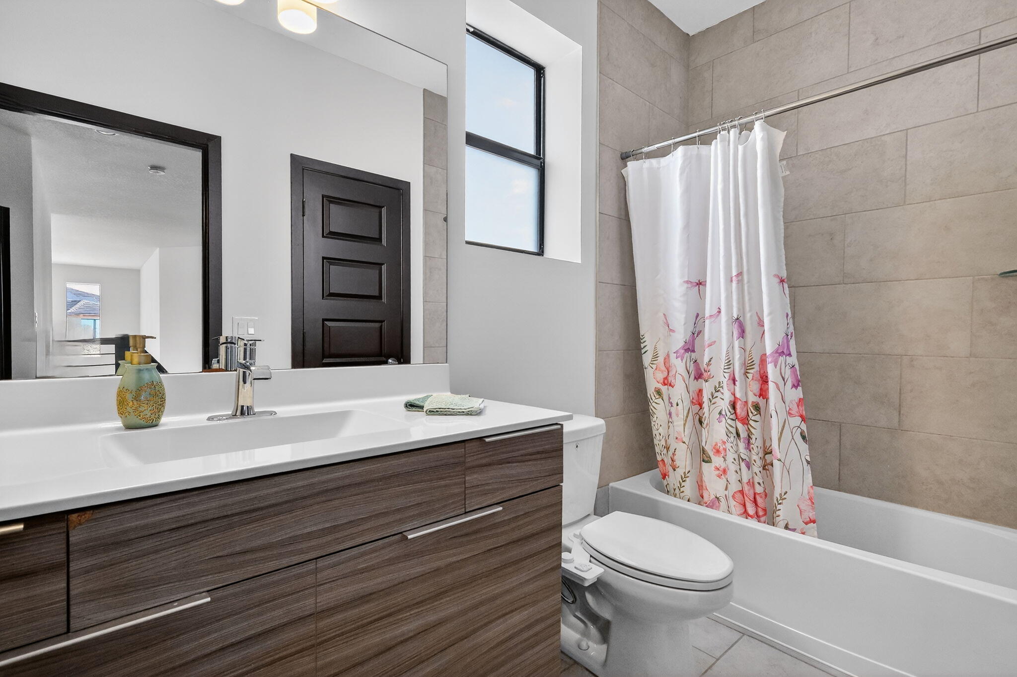 15505 NW 89th Miami Lakes, FL 33018