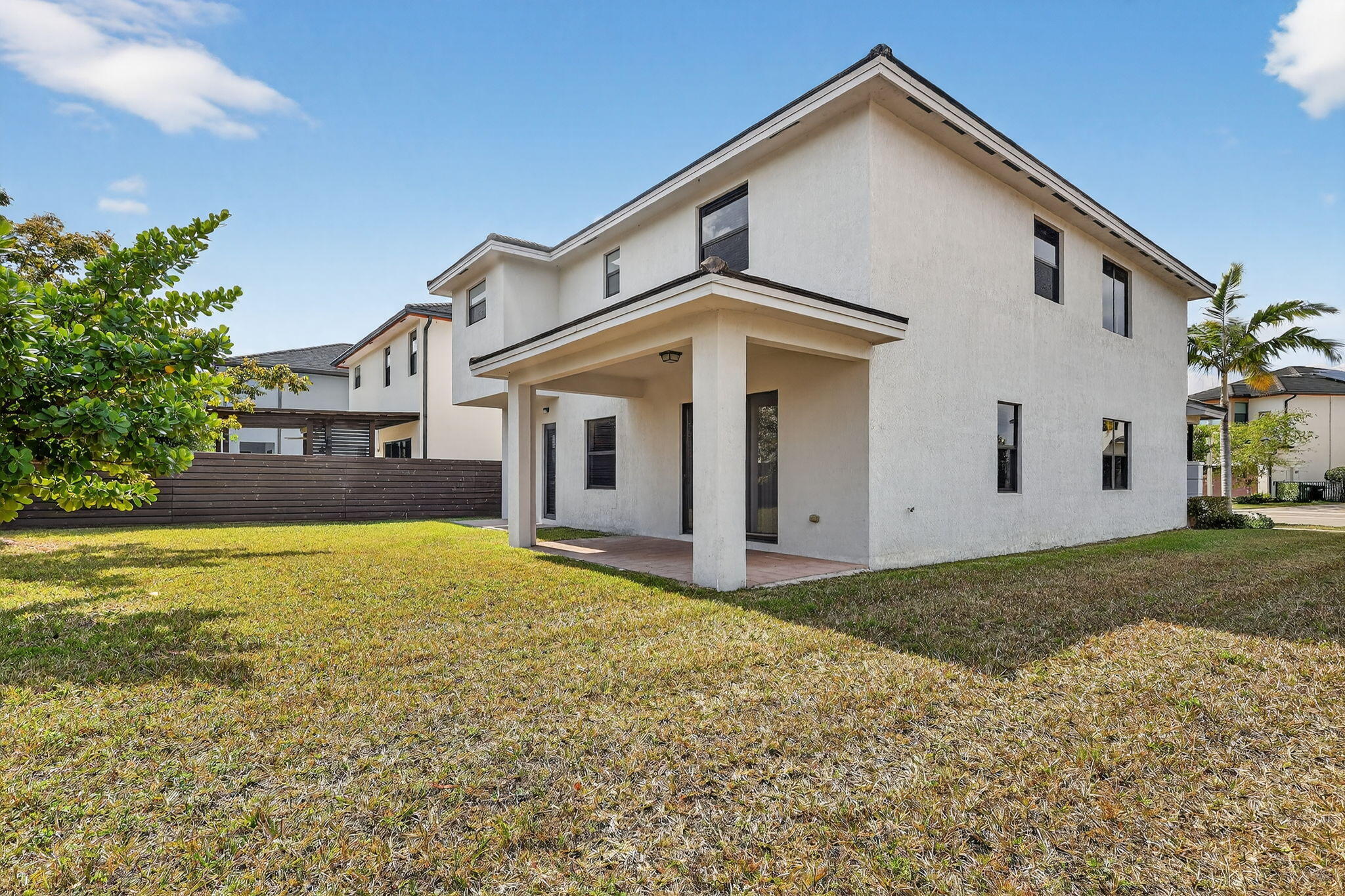 15505 NW 89th Miami Lakes, FL 33018