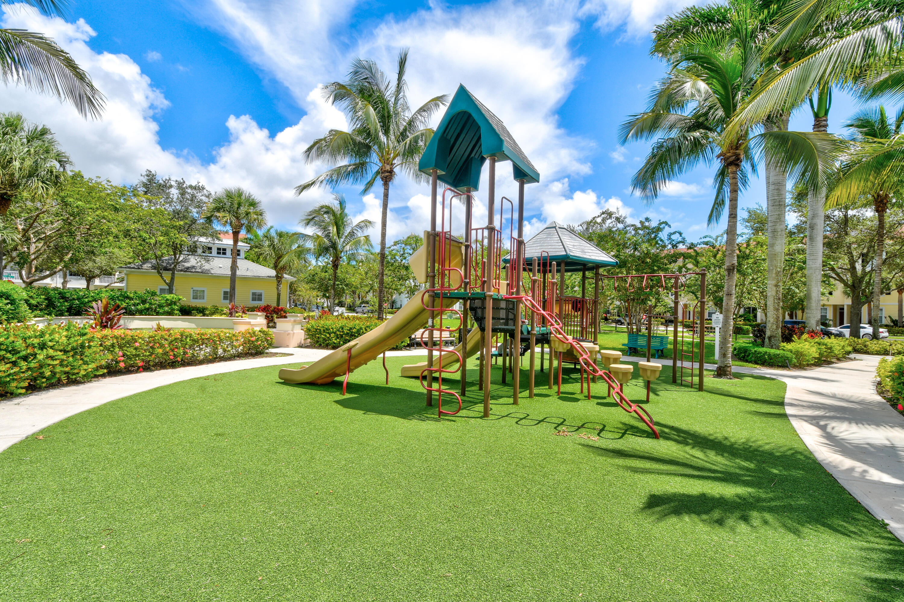 224 Murcia #305 Jupiter, FL 33458