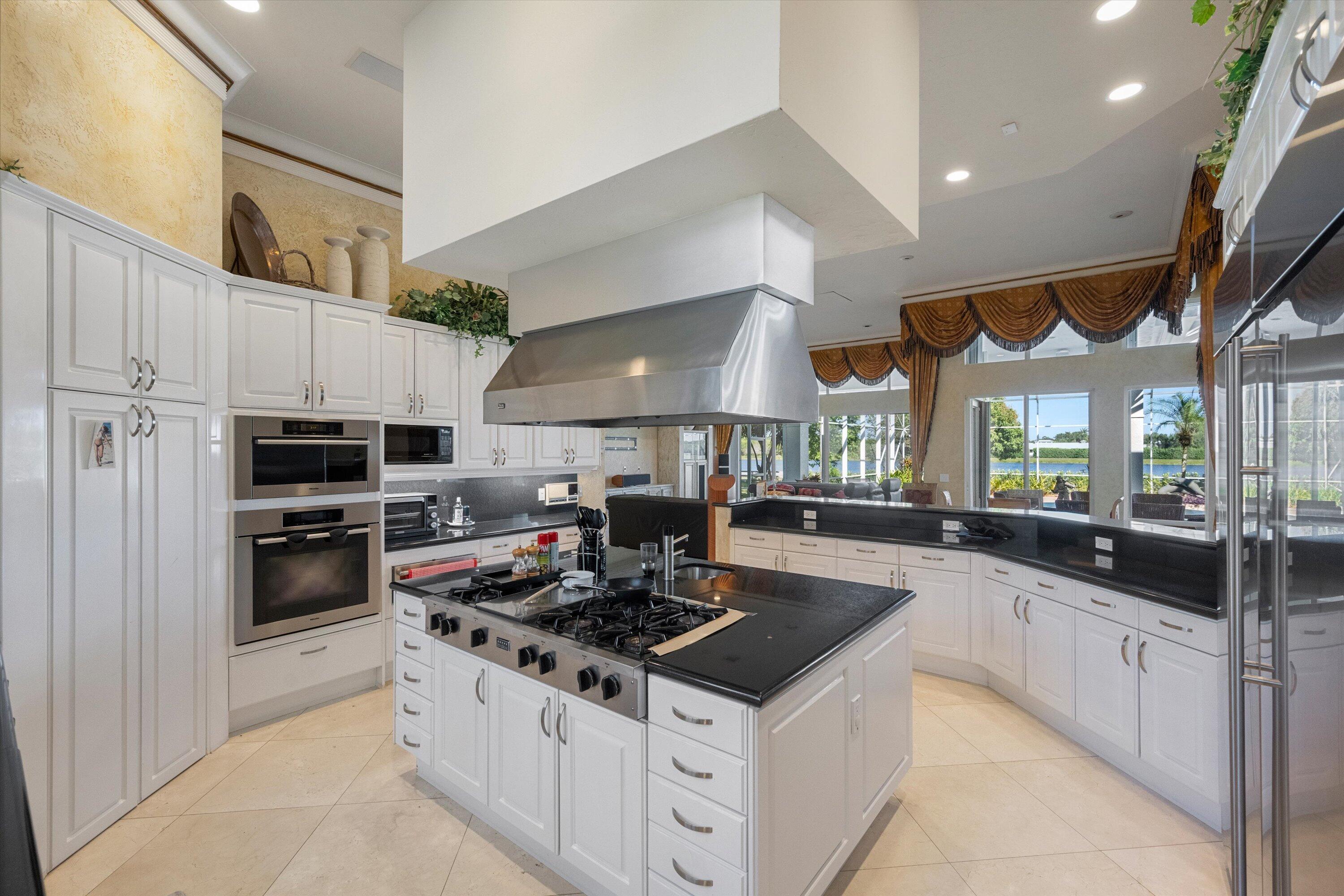 3220 Santa Barbara Wellington, FL 33414