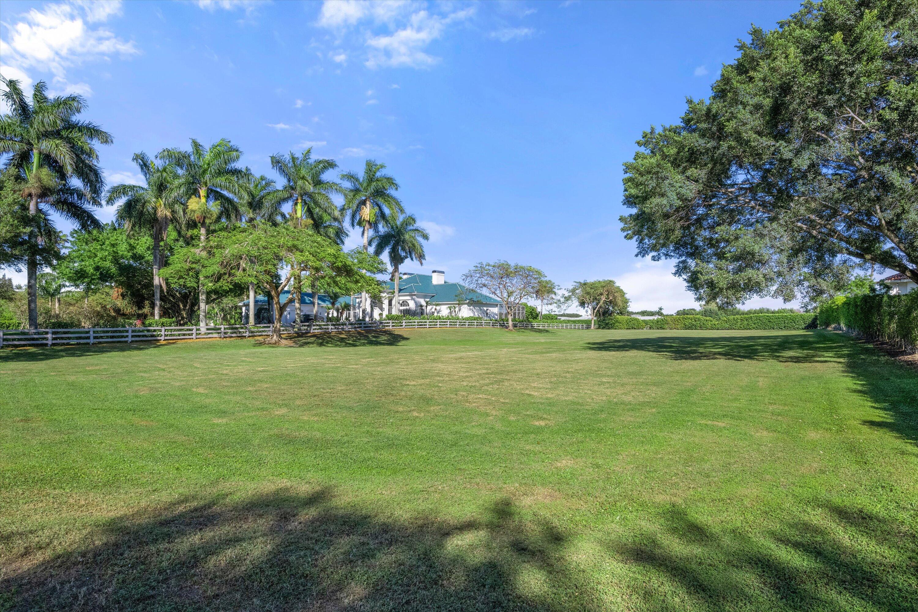 3220 Santa Barbara Wellington, FL 33414