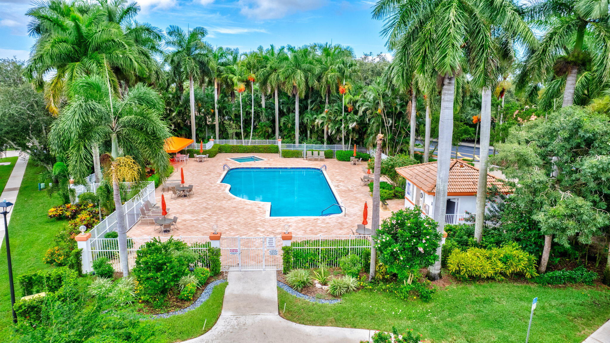 9848 Crescent Vw Boynton Beach, FL 33437