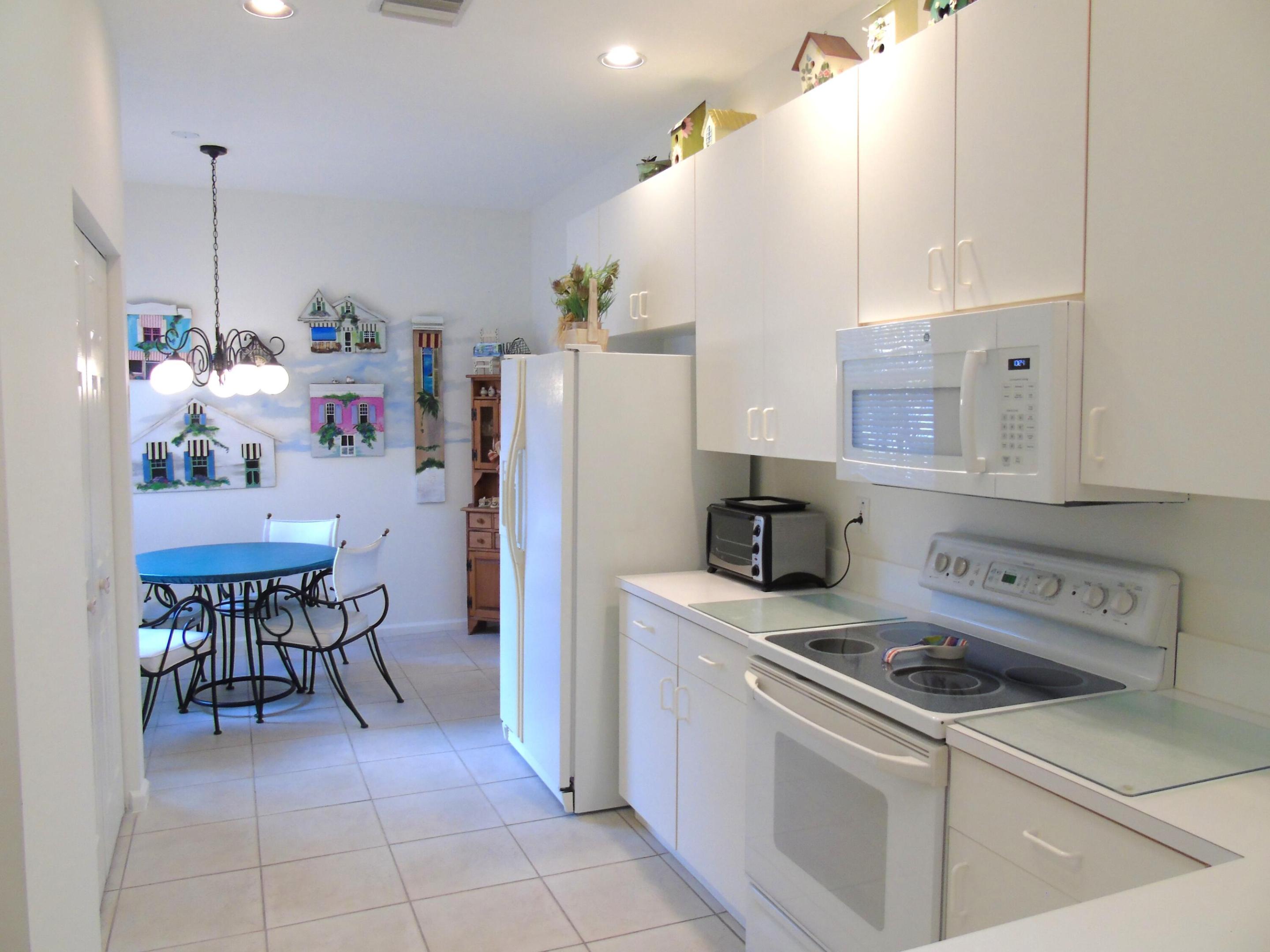 9848 Crescent Vw Boynton Beach, FL 33437