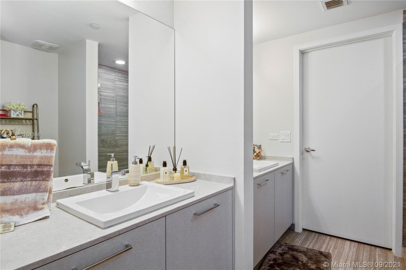 1010 Brickell #2201 Miami, FL 33131