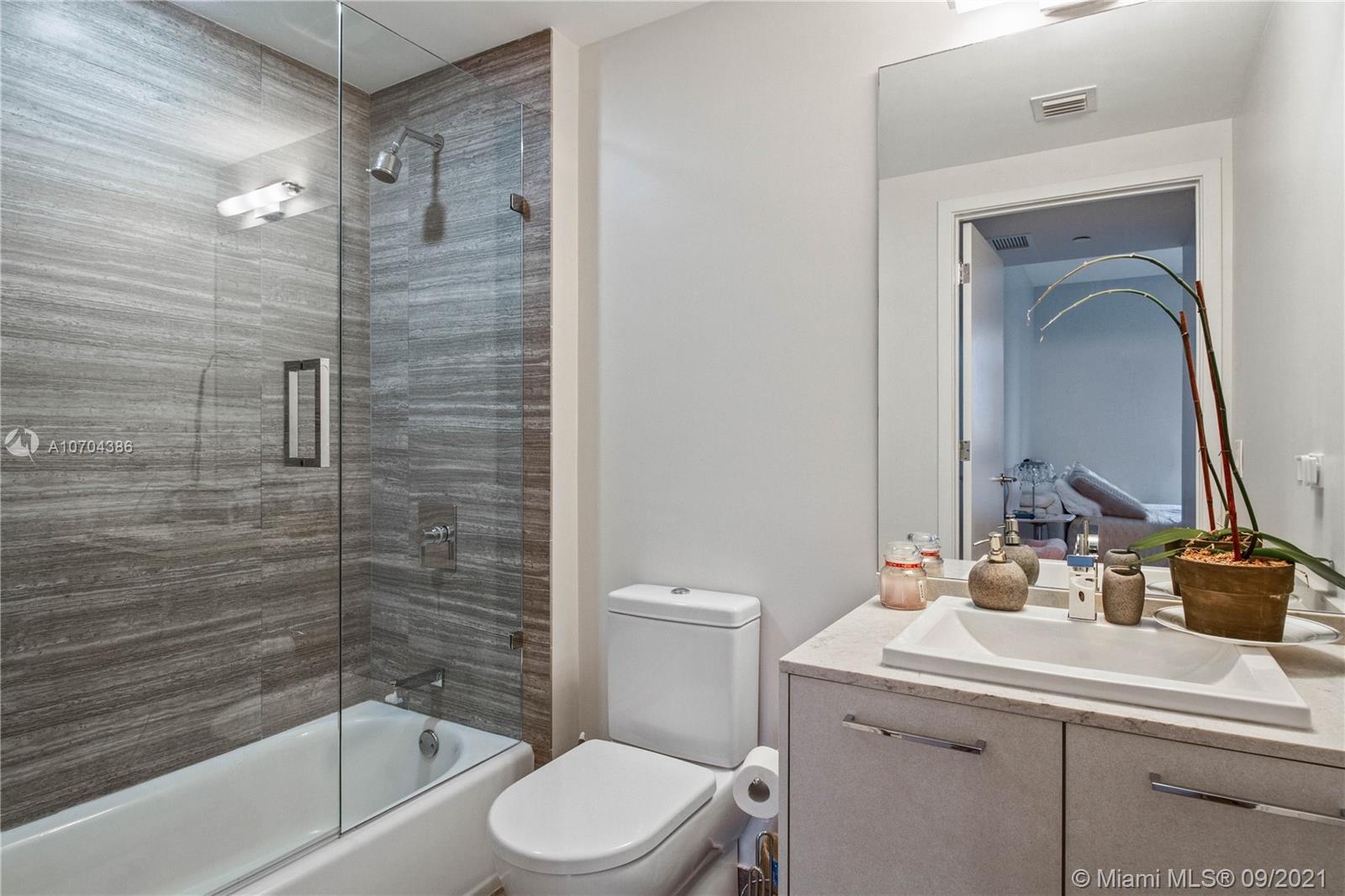 1010 Brickell #2201 Miami, FL 33131