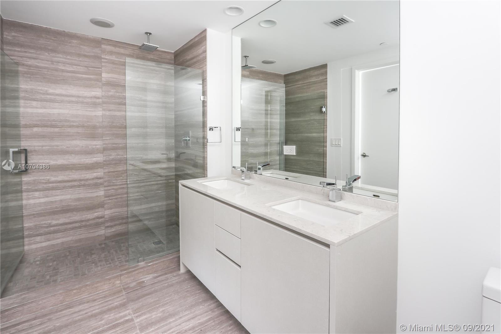 1010 Brickell #2201 Miami, FL 33131