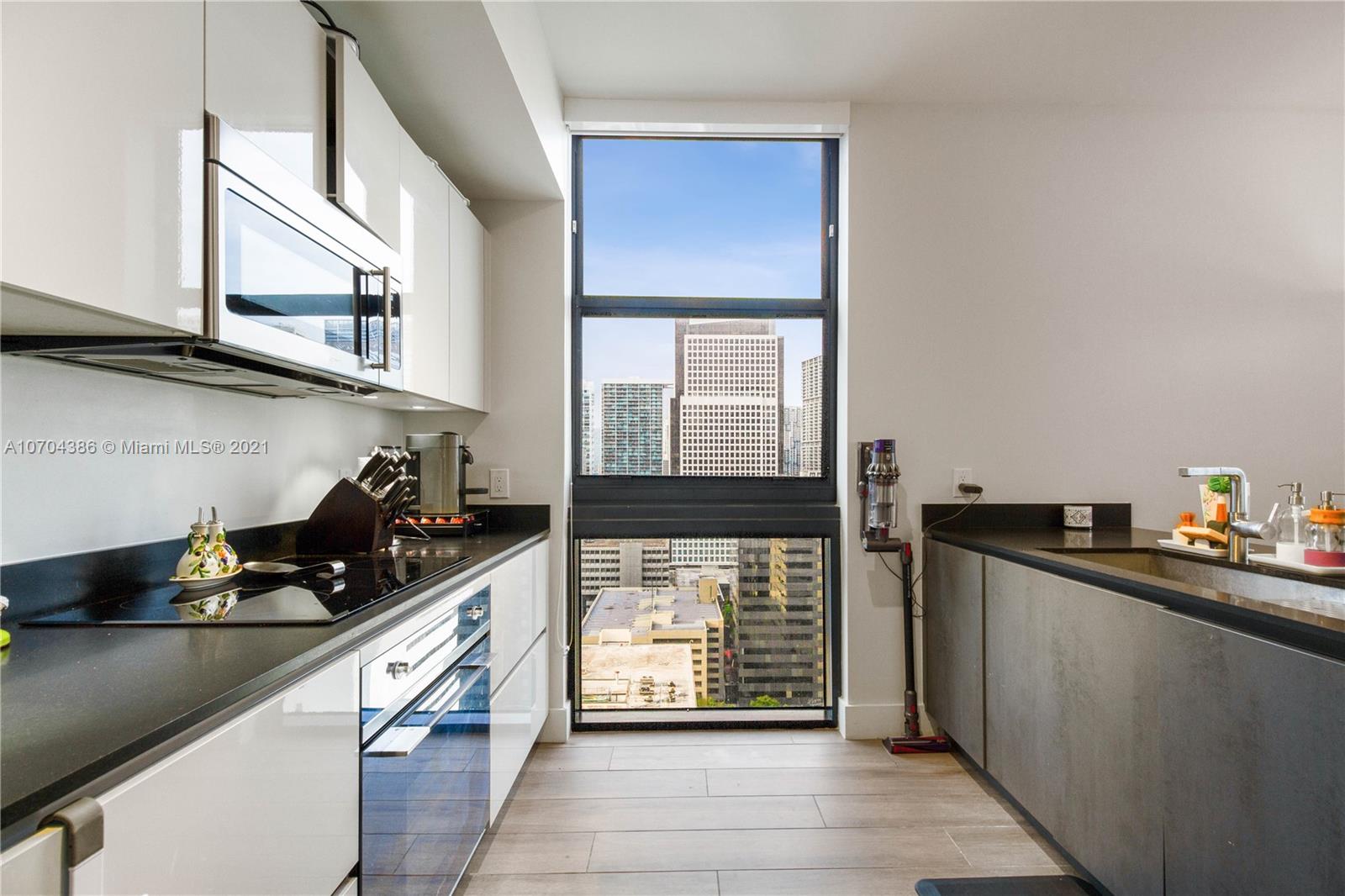 1010 Brickell #2201 Miami, FL 33131