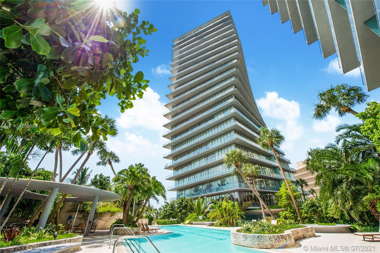 image The Grove at Grand Bay0