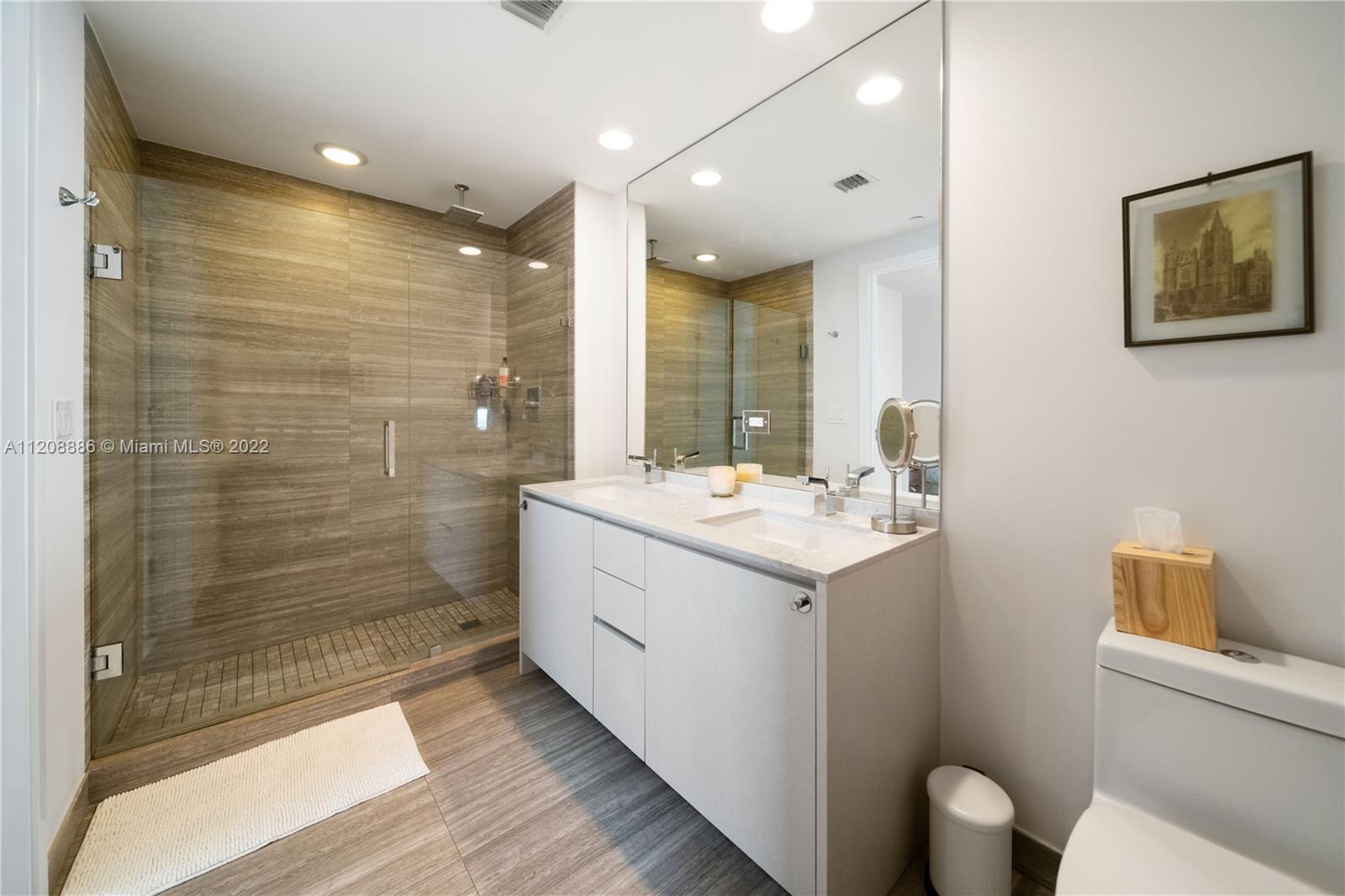 1010 Brickell Ave #3301 Miami, FL 33131