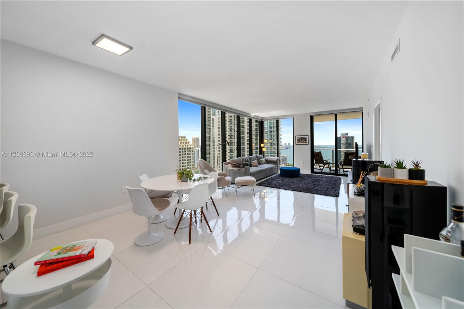 1010 Brickell Ave #3301 Miami, FL 33131