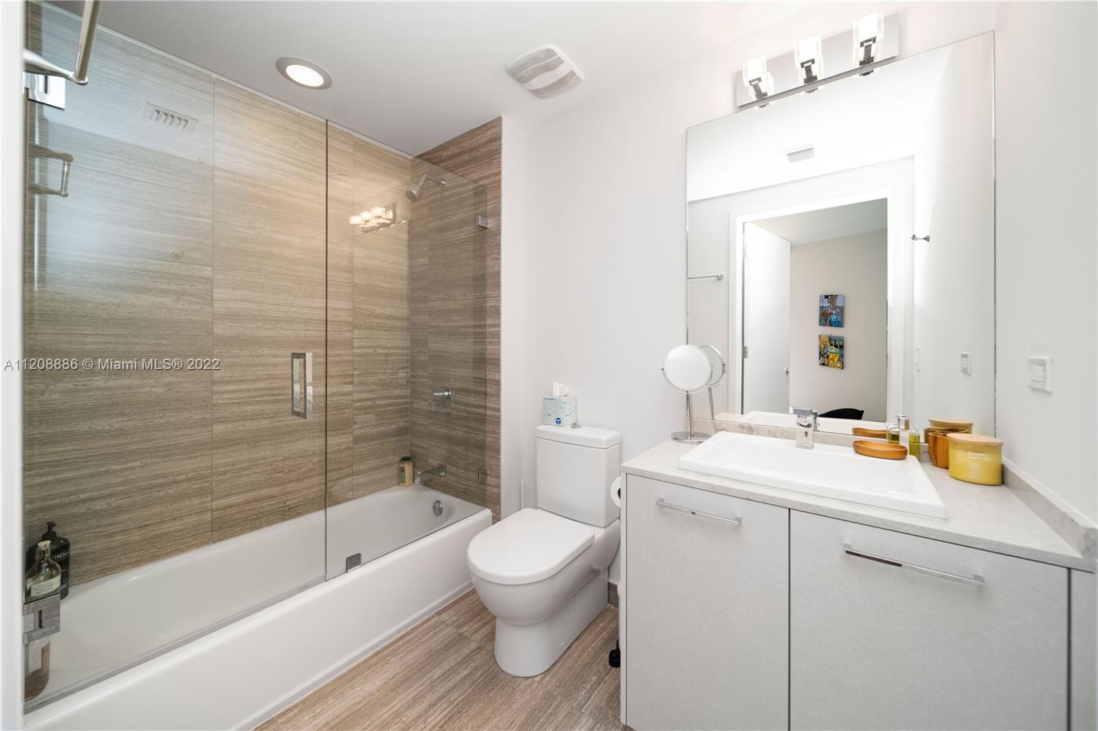 1010 Brickell Ave #3301 Miami, FL 33131