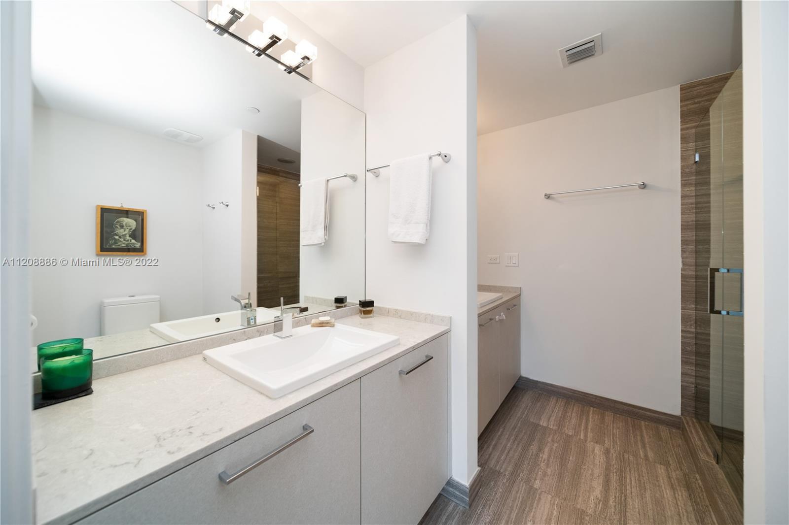 1010 Brickell Ave #3301 Miami, FL 33131