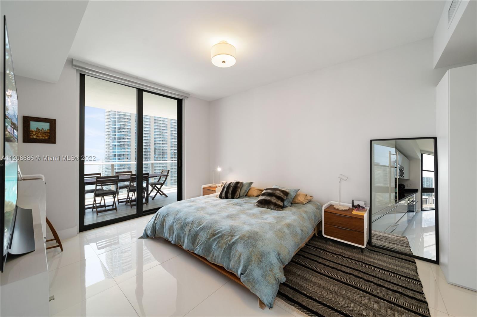1010 Brickell Ave #3301 Miami, FL 33131
