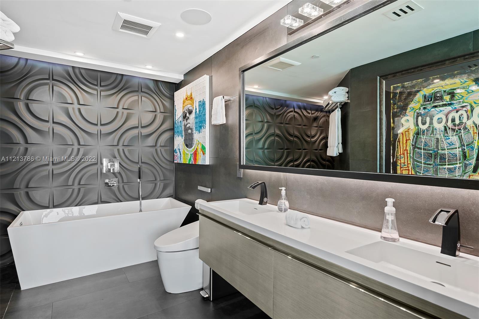 888 Biscayne Blvd #3909 Miami, FL 33132