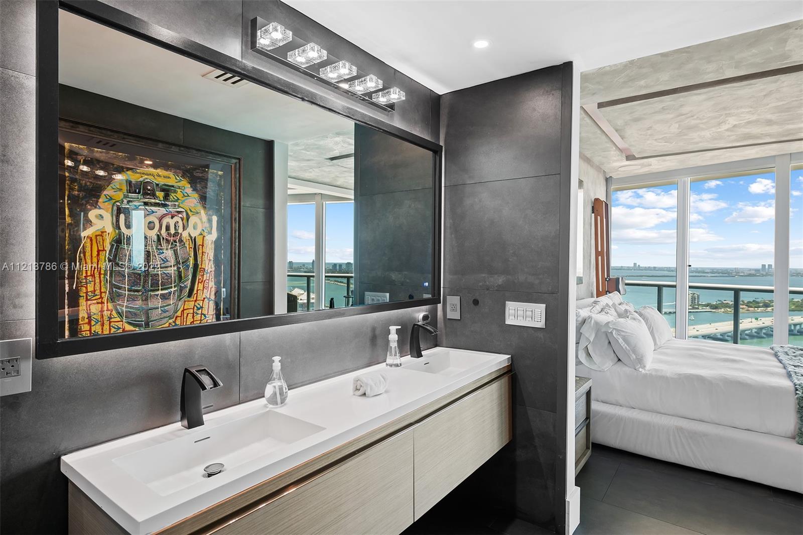 888 Biscayne Blvd #3909 Miami, FL 33132