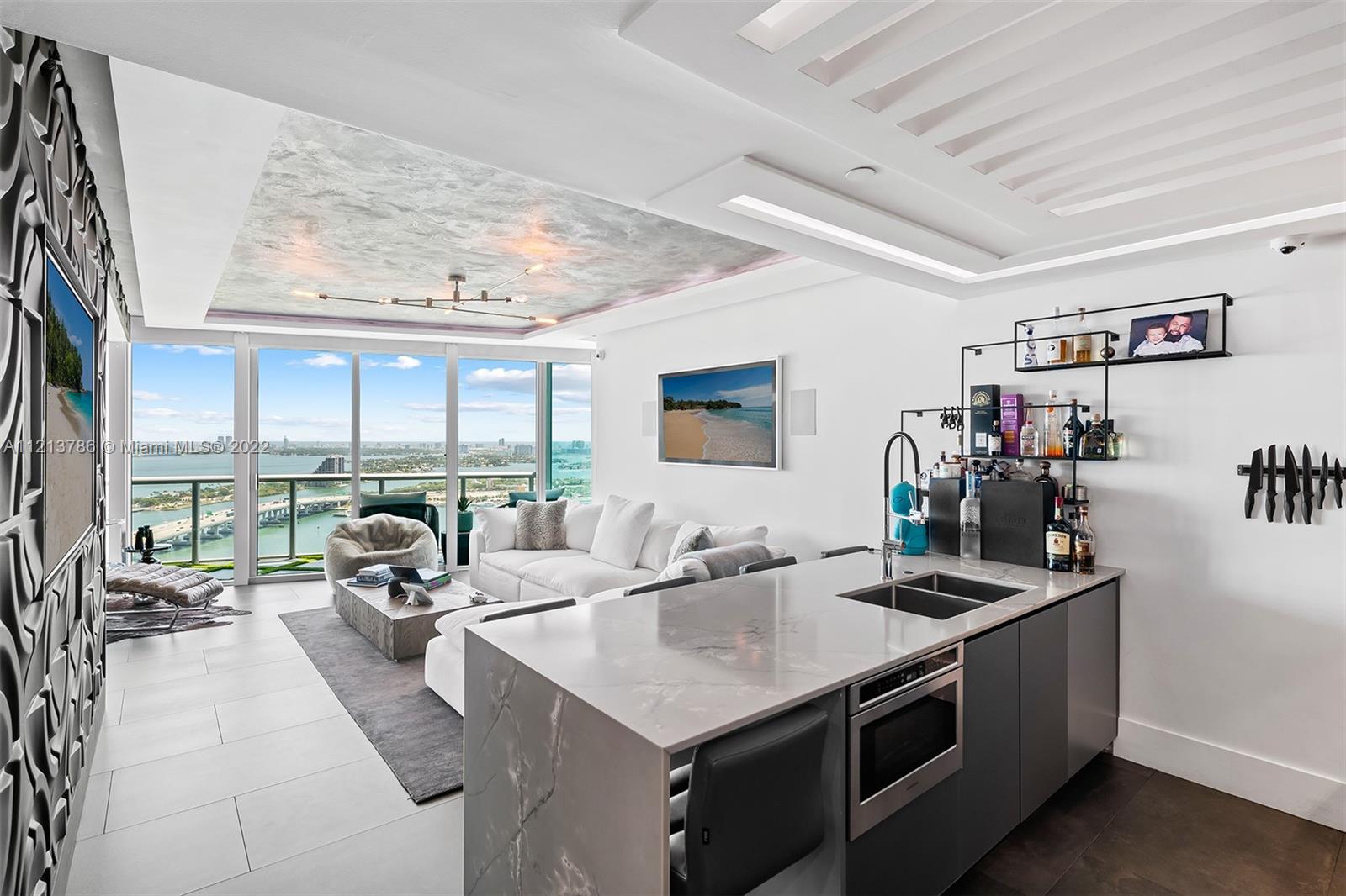 888 Biscayne Blvd #3909 Miami, FL 33132