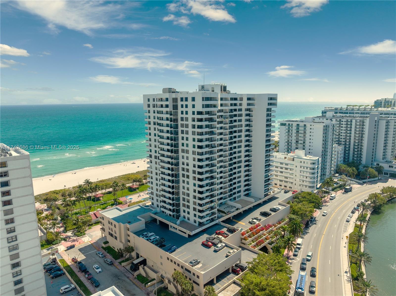 2555 Collins Ave #702