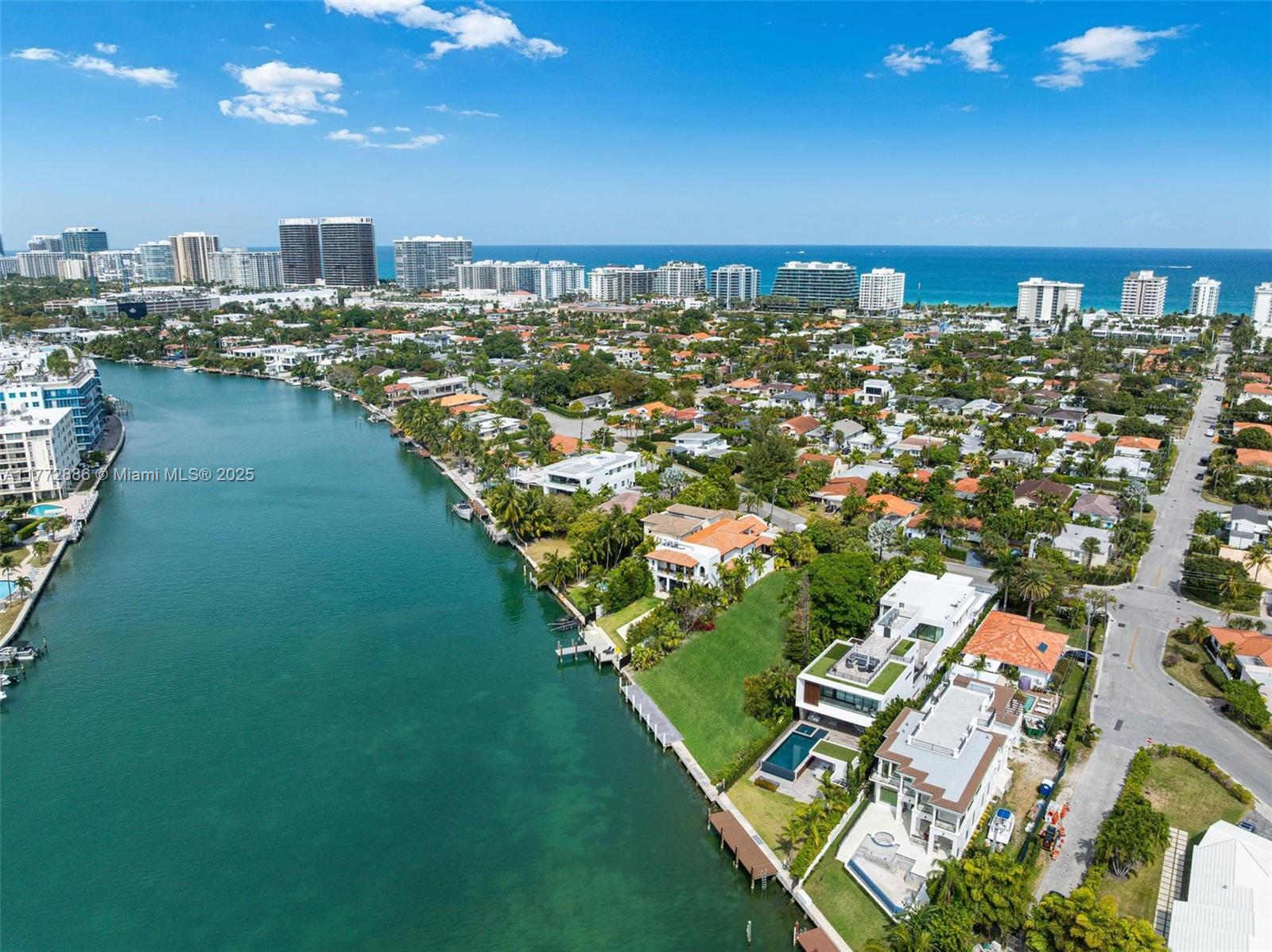 9224 Bay Dr Surfside, FL 33154