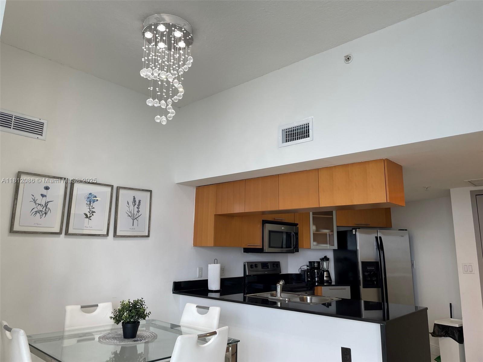 image Opera Tower Condo2