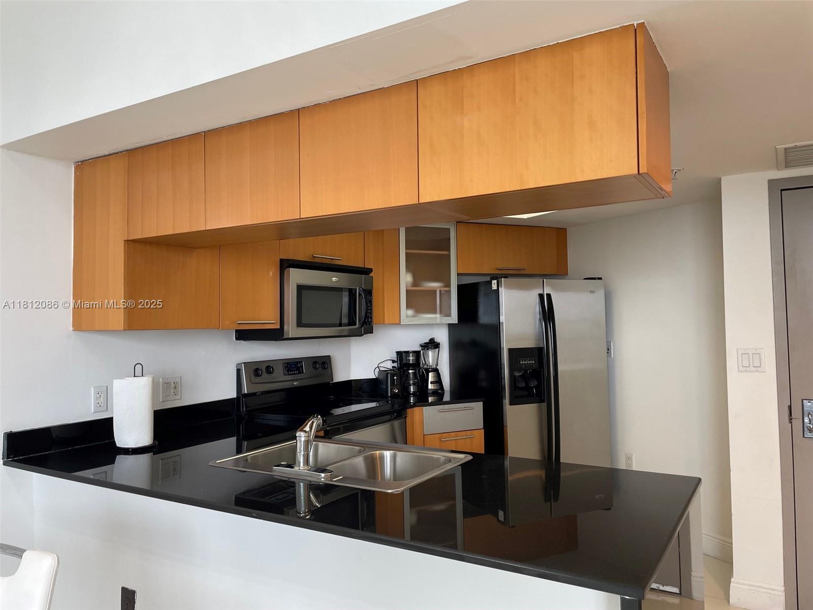 image Opera Tower Condo3