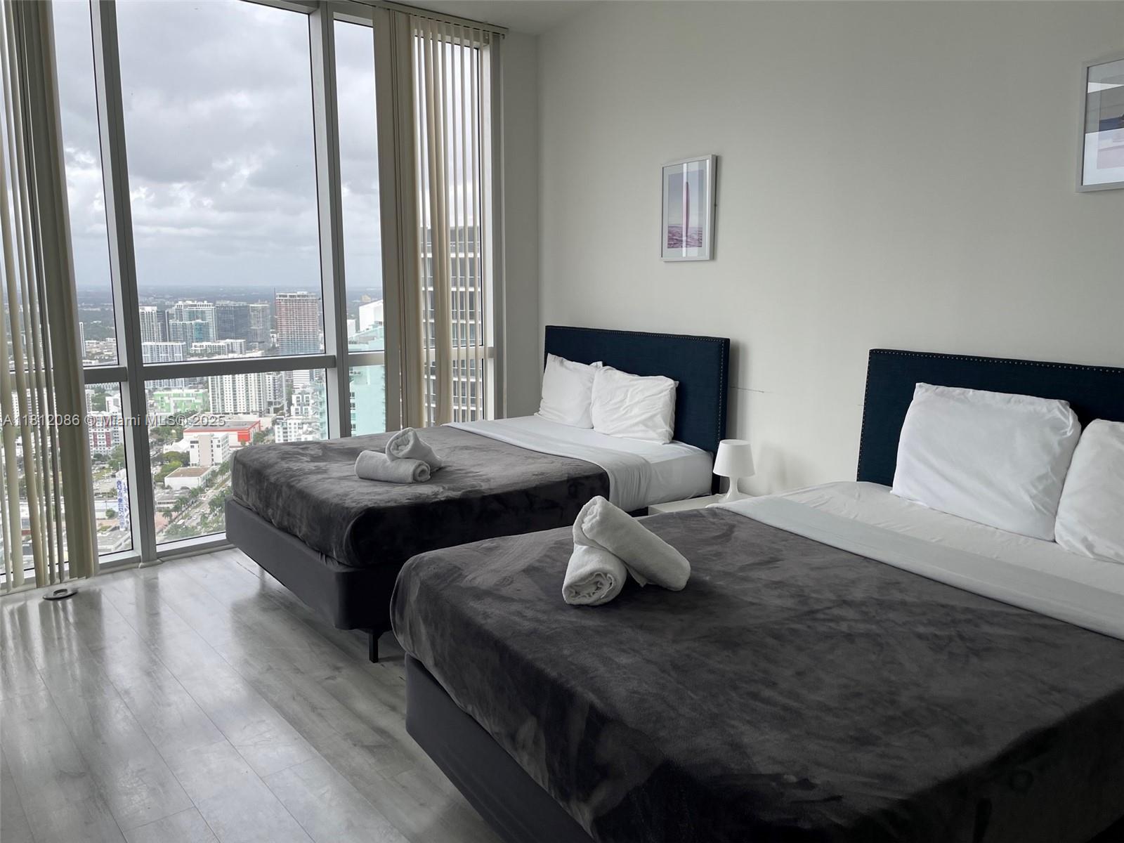 image Opera Tower Condo7