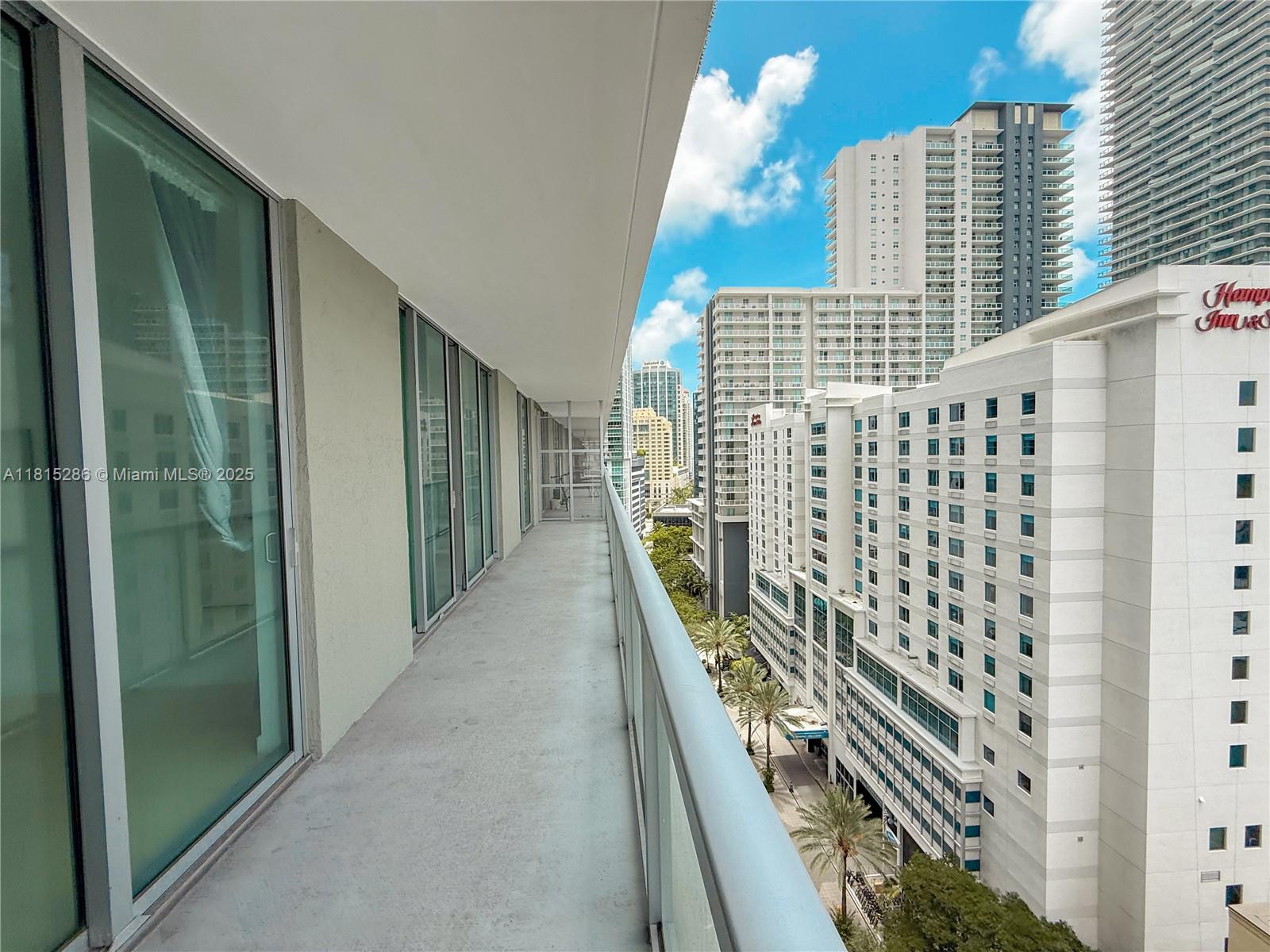 image Axis On Brickell30