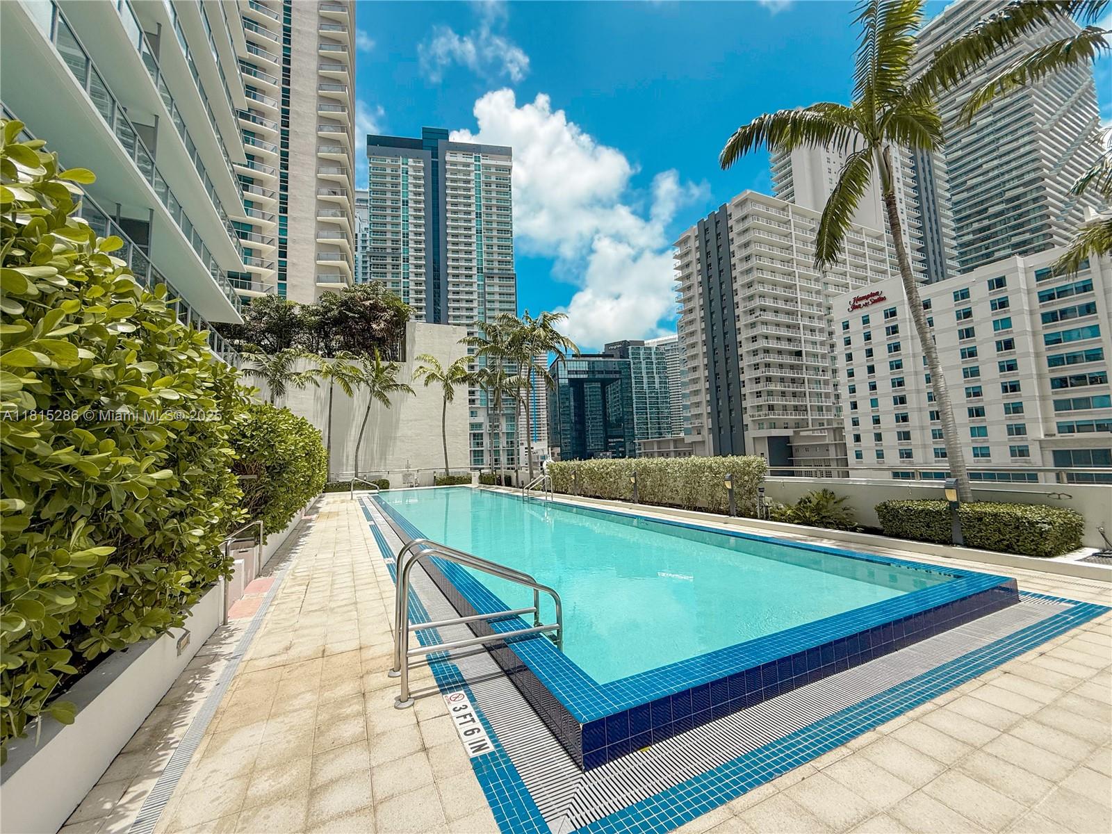 image Axis On Brickell35