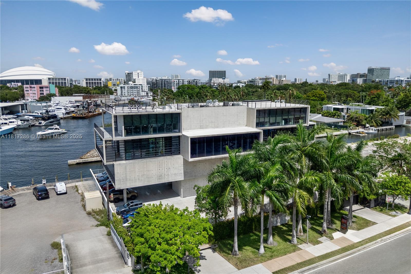 528 NW 7th Ave,Miami, FL 33136